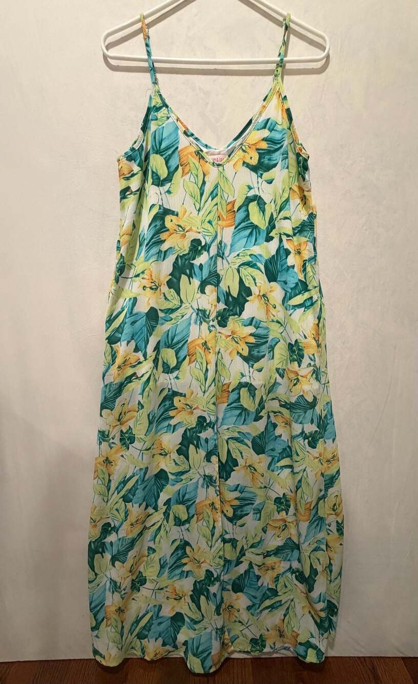 Izzy & Lola Floral Maxi Dress size medium